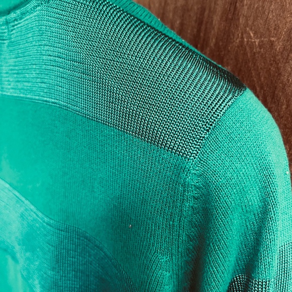 Bright Green Sweater with textured stripes in 💯 cotton with roll-up sleeves - Picture 9 of 9